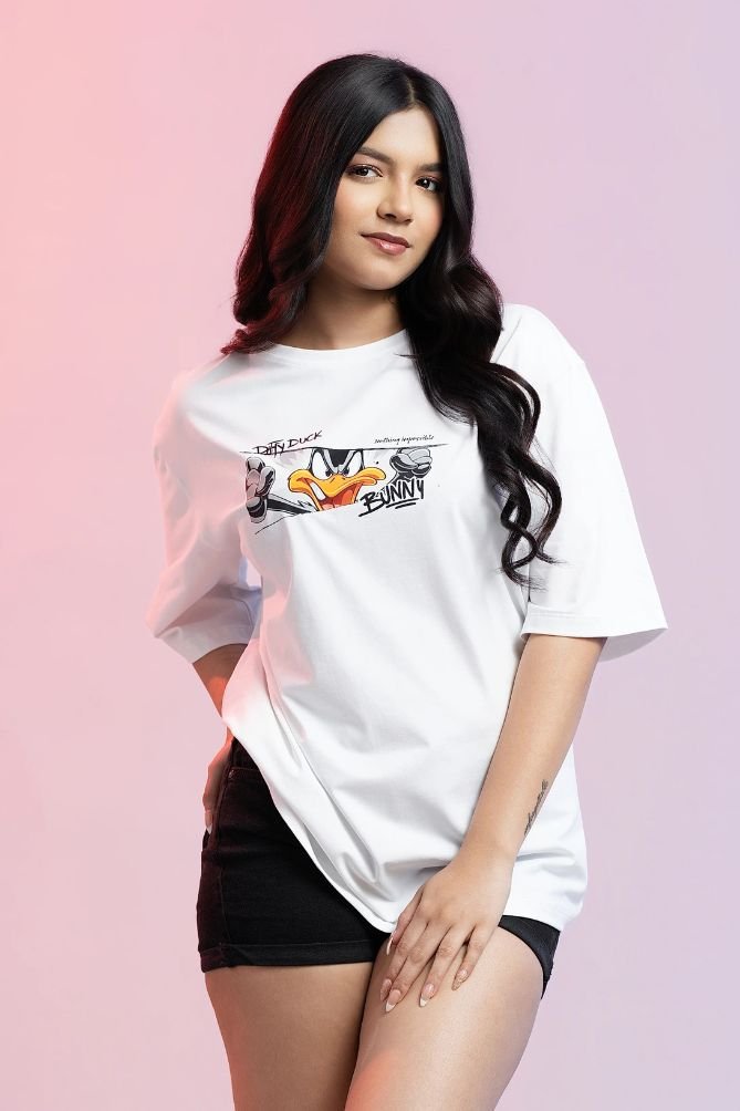 292 Looney Tunes oversized t-shirt for women Daffy Duck Taz graphic tee white